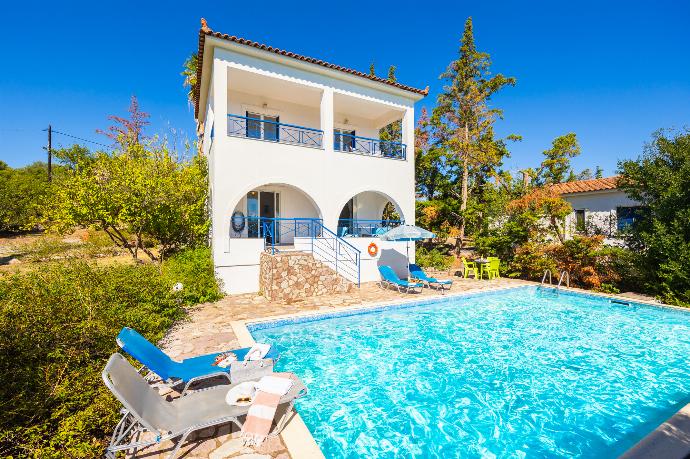 Beautiful villa with private pool and terrace with sea views . - Villa Cleo . (Photo Gallery) }}