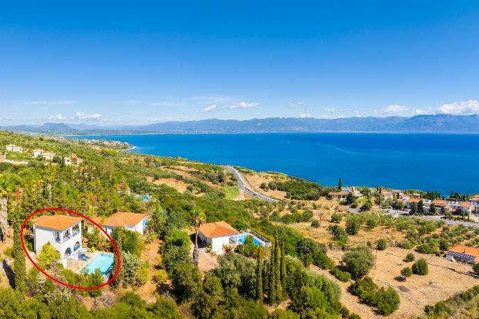 Aerial view showing location of villa . - Villa Cleo . (Photo Gallery) }}