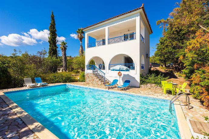 Beautiful villa with private pool and terrace with sea views . - Villa Cleo . (Photo Gallery) }}