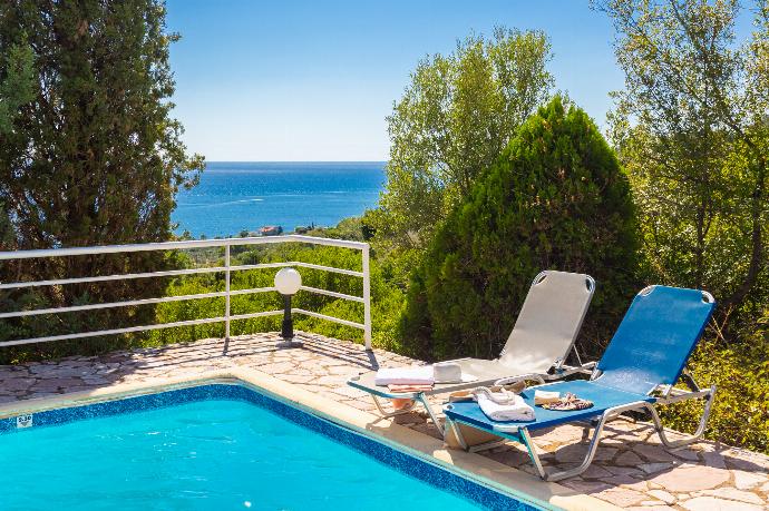 Private pool and terrace with sea views . - Villa Cleo . (Photo Gallery) }}