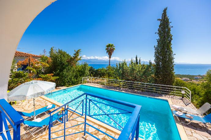 Private pool and terrace with sea views . - Villa Cleo . (Photo Gallery) }}