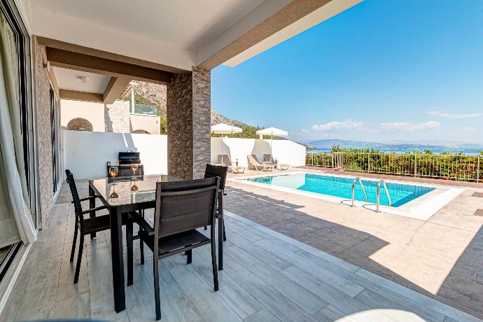  . - Villa Aglaia . (Photo Gallery) }}