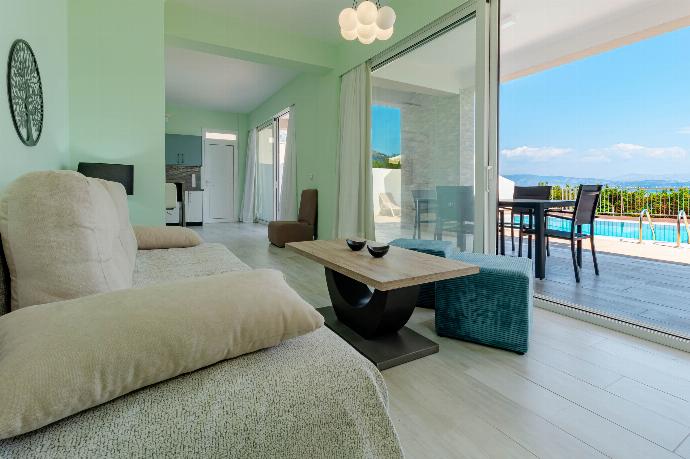  . - Villa Aglaia . (Photo Gallery) }}