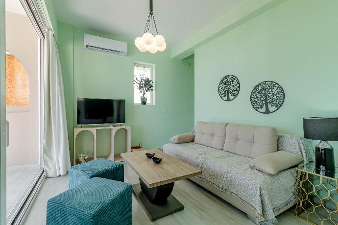  . - Villa Aglaia . (Photo Gallery) }}