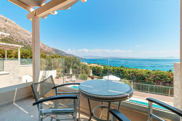  . - Villa Aglaia . (Photo Gallery) }}