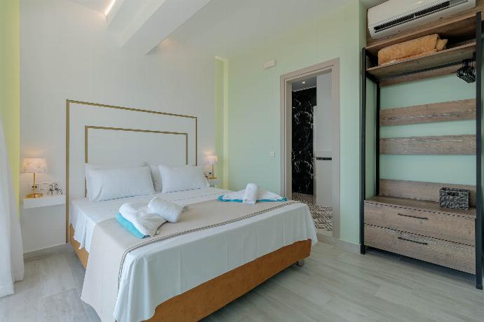  . - Villa Aglaia . (Photo Gallery) }}