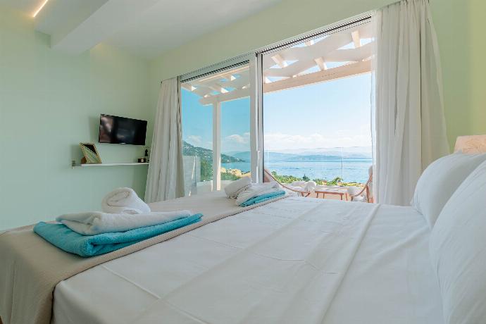  . - Villa Aglaia . (Photo Gallery) }}