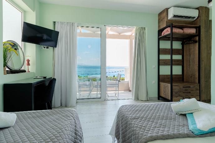  . - Villa Aglaia . (Photo Gallery) }}