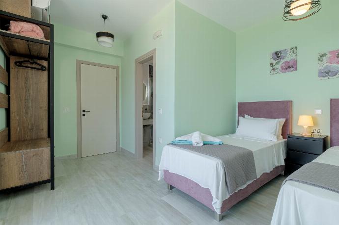  . - Villa Aglaia . (Photo Gallery) }}