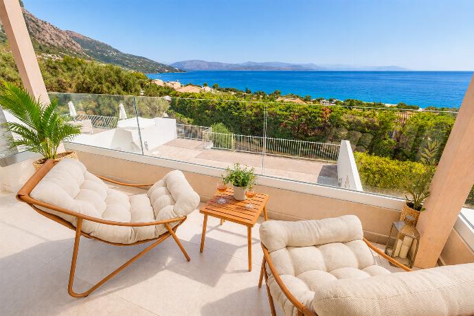 Corfu . - Villa Aglaia . (Photo Gallery) }}