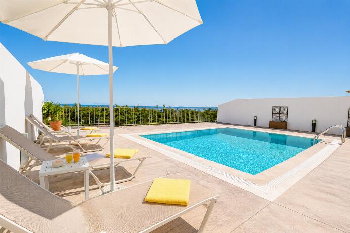 Corfu . - Villa Aglaia . (Photo Gallery) }}