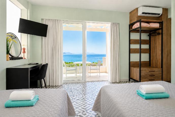 Corfu . - Villa Aglaia . (Photo Gallery) }}