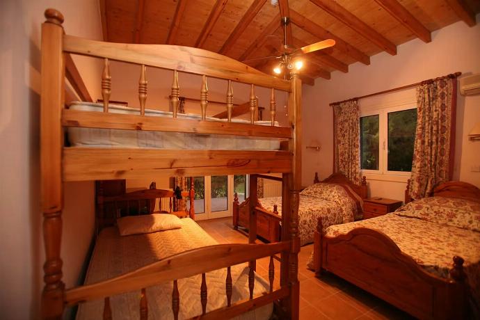  . - Sea Pines Villa . (Photo Gallery) }}