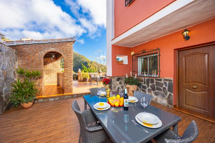 Terrace area . - Villa Alvarez . (Photo Gallery) }}