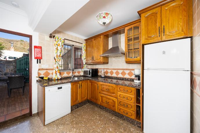 Equipped kitchen . - Villa Alvarez . (Photo Gallery) }}