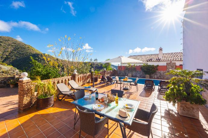 Terrace area . - Villa Alvarez . (Photo Gallery) }}