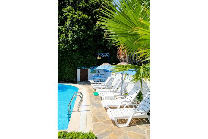  . - Villa Garden Island . (Photo Gallery) }}