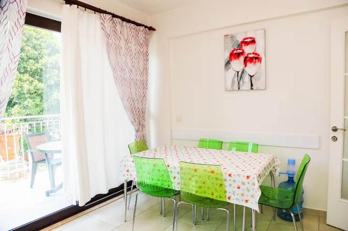  . - Villa Garden Island . (Photo Gallery) }}