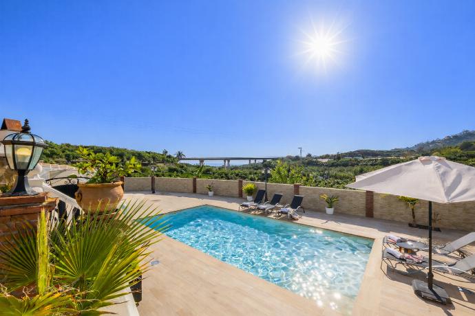  . - Villa Los Naranjos . (Galería de imágenes) }}