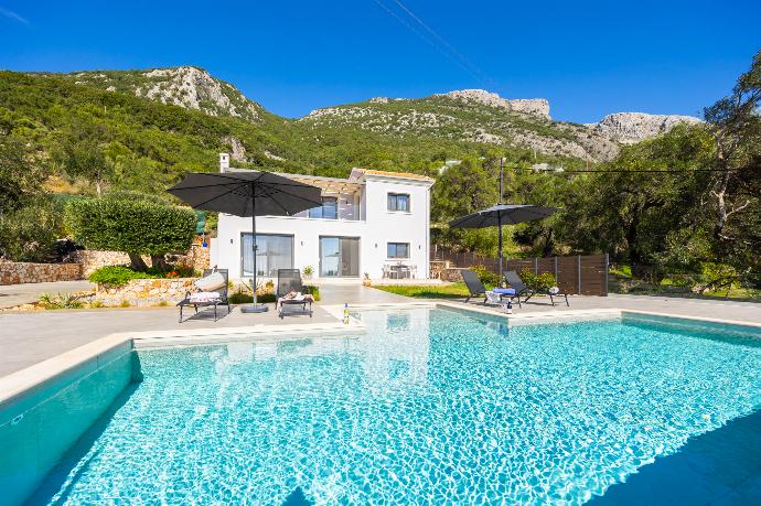  . - Villa Chronis . (Photo Gallery) }}