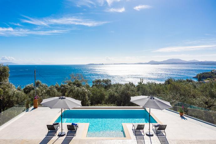  . - Villa Chronis . (Photo Gallery) }}