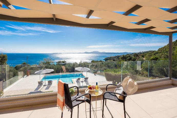  . - Villa Chronis . (Photo Gallery) }}