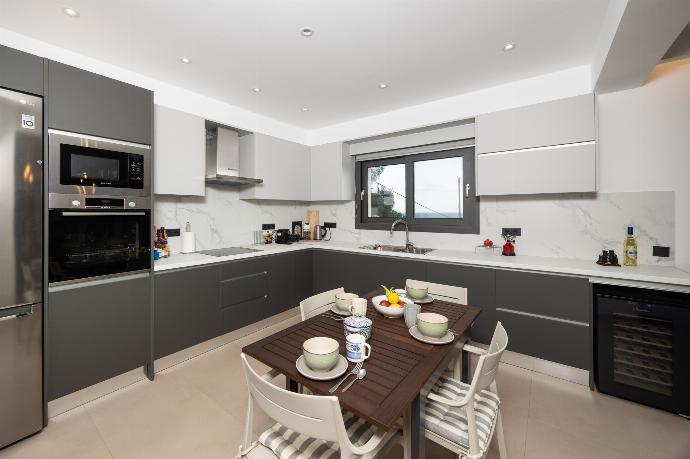  . - Villa Chronis . (Photo Gallery) }}