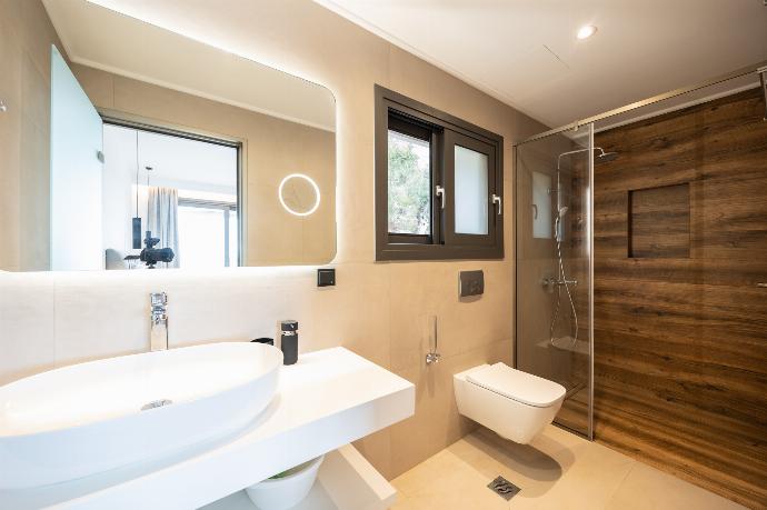  . - Villa Chronis . (Photo Gallery) }}