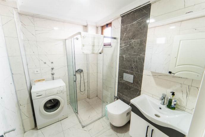  . - Villa Serafina . (Photo Gallery) }}