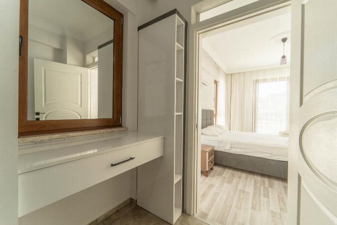  . - Villa Serafina . (Photo Gallery) }}