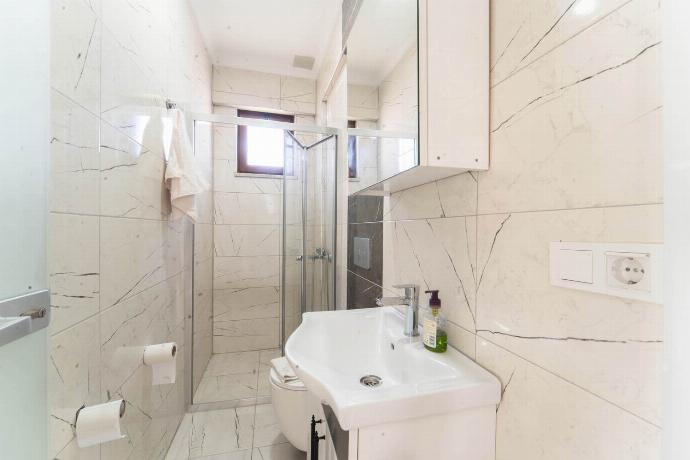  . - Villa Serafina . (Photo Gallery) }}