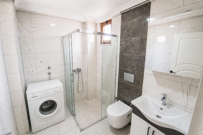  . - Villa Serafina . (Photo Gallery) }}