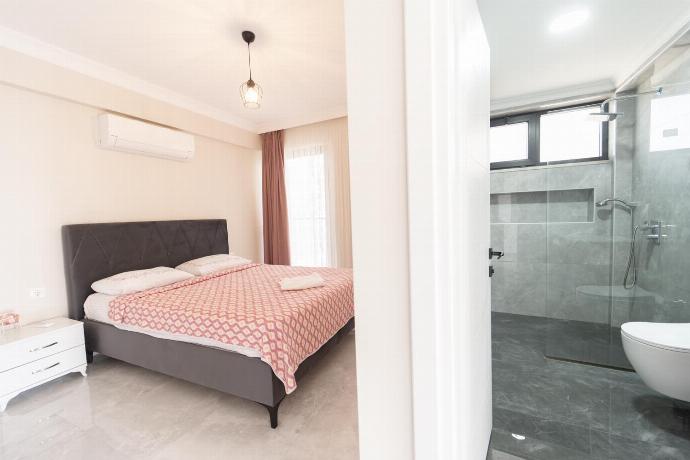  . - Villa Ana . (Photo Gallery) }}