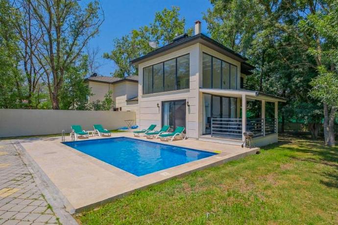  . - Villa Ana . (Photo Gallery) }}