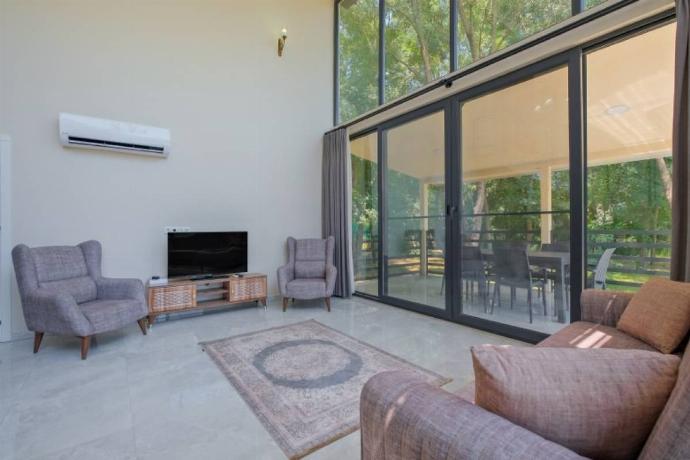  . - Villa Ana . (Photo Gallery) }}