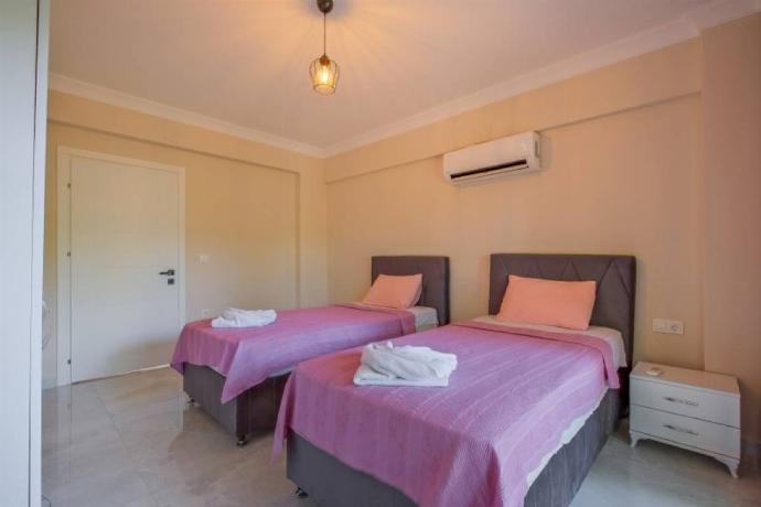  . - Villa Ana . (Photo Gallery) }}