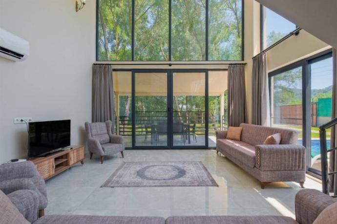  . - Villa Ana . (Photo Gallery) }}