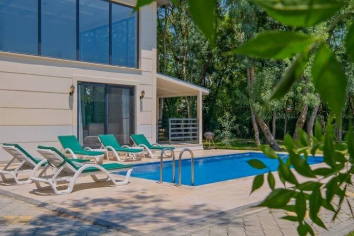  . - Villa Ana . (Photo Gallery) }}