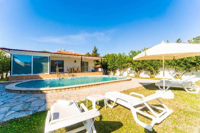  . - Villa Sena . (Photo Gallery) }}