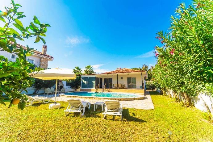  . - Villa Sena . (Photo Gallery) }}