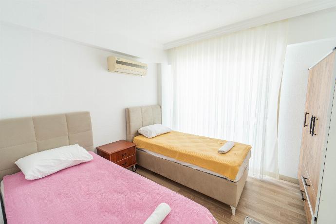  . - Villa Sena . (Photo Gallery) }}