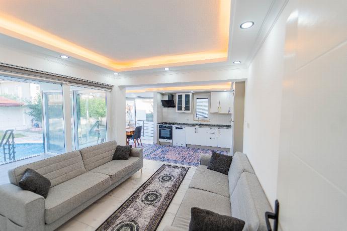  . - Villa Sena . (Photo Gallery) }}