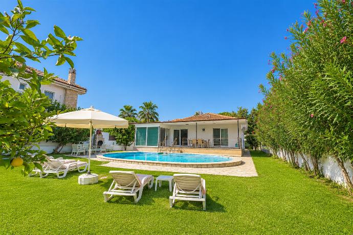 . - Villa Sena . (Photo Gallery) }}