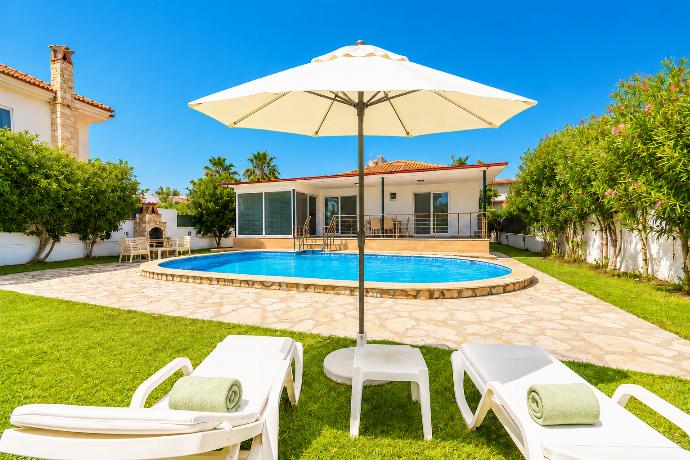  . - Villa Sena . (Photo Gallery) }}