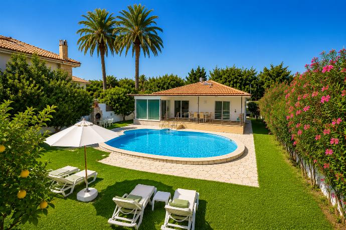  . - Villa Sena . (Photo Gallery) }}
