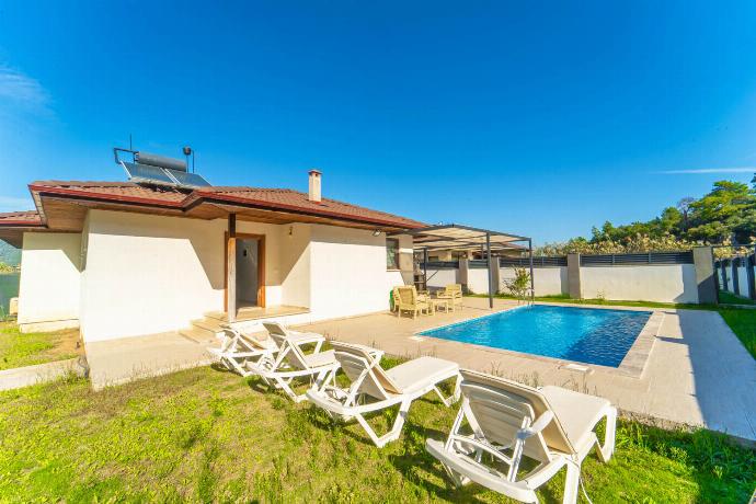  . - Villa Albatros . (Photo Gallery) }}