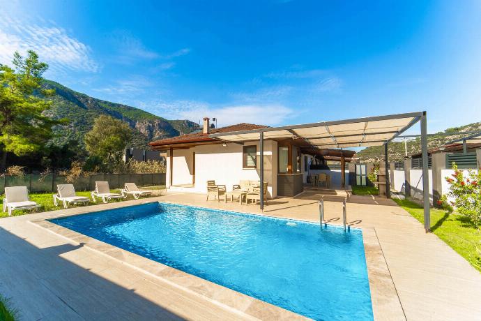  . - Villa Albatros . (Photo Gallery) }}