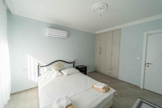  . - Villa Albatros . (Photo Gallery) }}