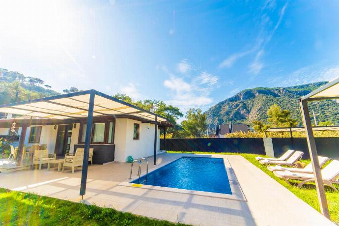  . - Villa Larisa . (Photo Gallery) }}