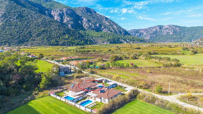  . - Villa Larisa . (Photo Gallery) }}